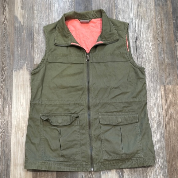 Columbia Jackets & Blazers - Columbia Olive Green Vest Size Medium